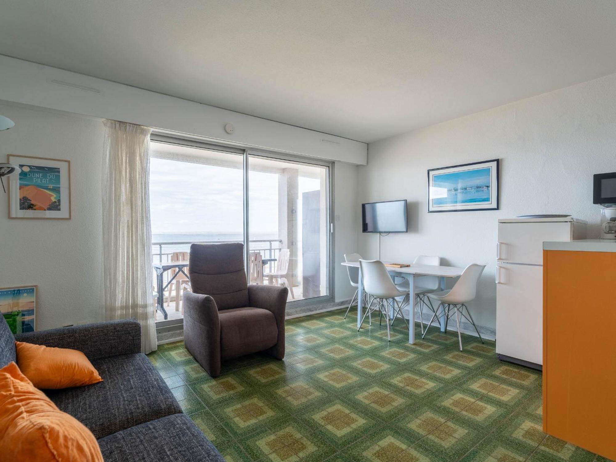 Avec Balcon, Parking Prive, Acces Direct Plage, Proche Centre - Fr-1-319-44 Apartment