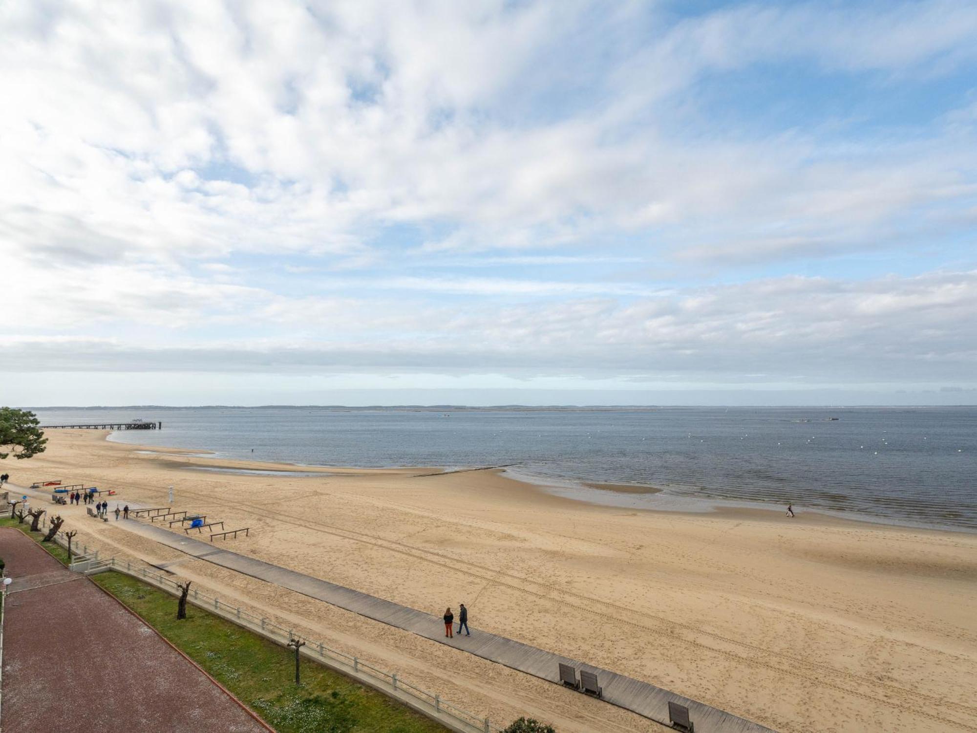 Apartment Avec Balcon, Parking Prive, Acces Direct Plage, Proche Centre - Fr-1-319-44 *