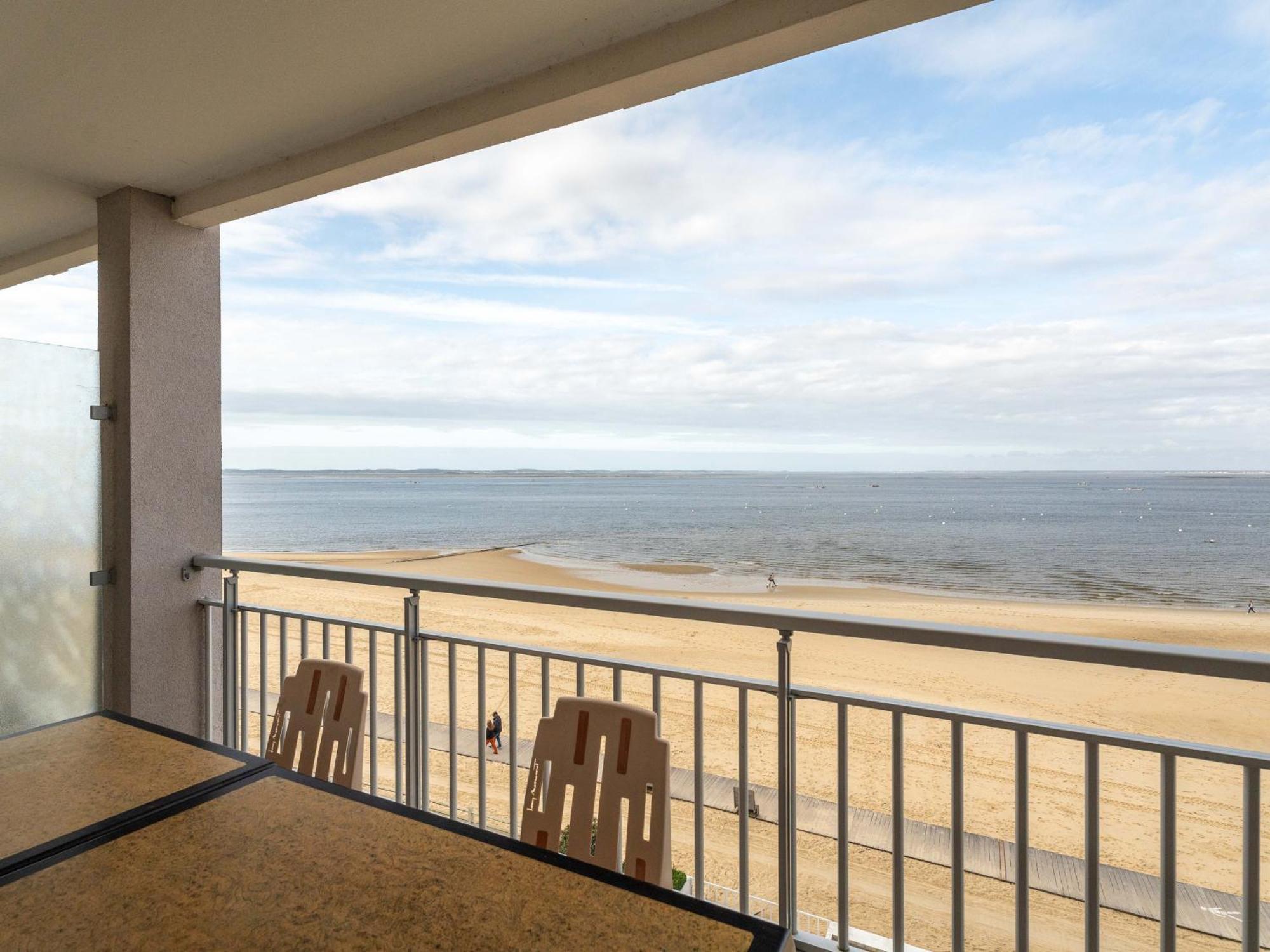 Apartment Avec Balcon, Parking Prive, Acces Direct Plage, Proche Centre - Fr-1-319-44